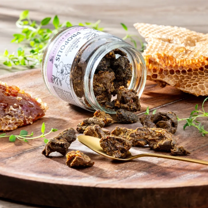 pasieka-sienkiewicz-propolis-kit-pszczeli
