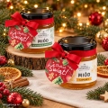 miody-prezent-swiateczny-na-drewnie-pasieka-sienkiewicz-wizualizacja-ai.webp